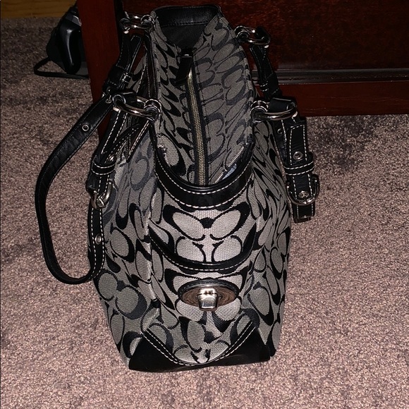 Coach Handbag - Picture 3 of 6